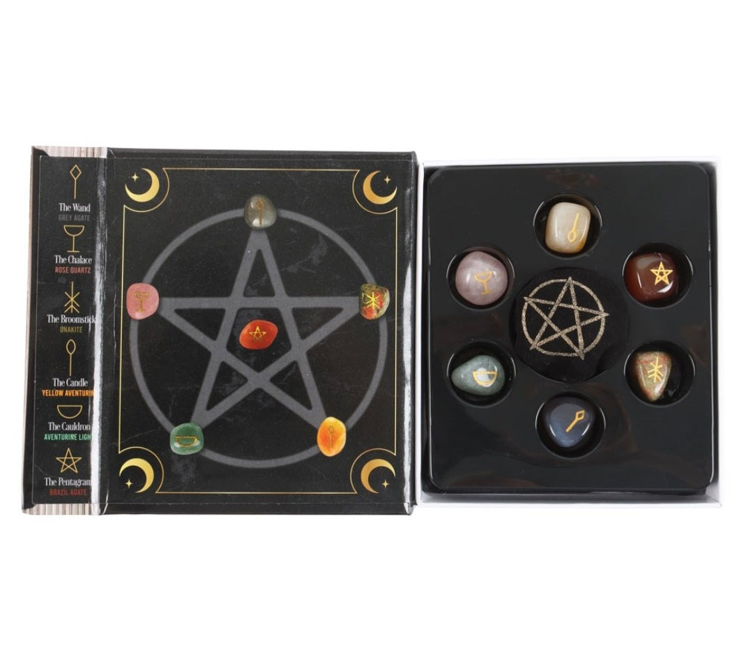 The Witches Guide to Crystals Gift Set